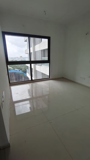 Room in 3 BHK Apartment at Solitaire World, Bibwewadi – for Sale
