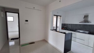 Room in 2 BHK Apartment at Pride World City Wellington, Charholi Budruk – for Rent