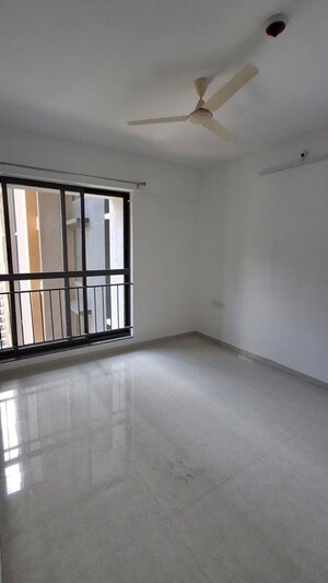 Room in 2 BHK Apartment at Pride World City Wellington, Charholi Budruk – for Rent