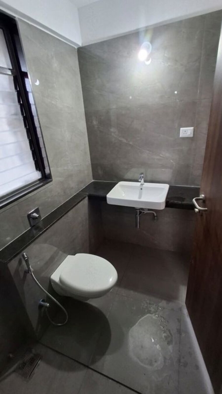 Bathroom, pride-world-city-wellington 2 Bedroom 785 Sq.Ft. Apartment In Charholi Budruk Pune 10731607