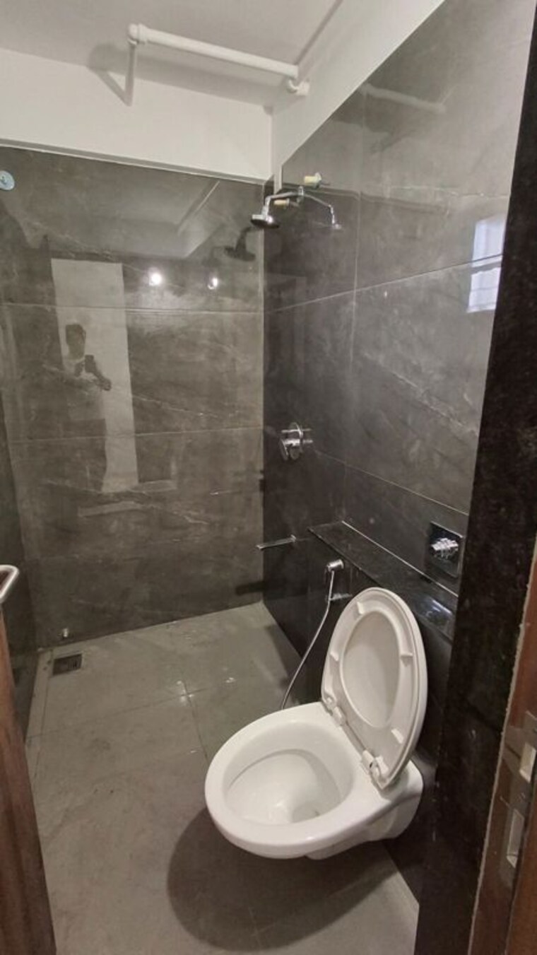 Bathroom, pride-world-city-wellington 2 Bedroom 785 Sq.Ft. Apartment In Charholi Budruk Pune 10731607