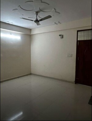 Room in 2 BHK Apartment at Betwa Apartment, Gomti Nagar – for Rent