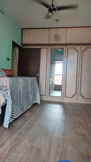 Room in 2 BHK Apartment at Lokhandwala Residency, Worli – for Sale