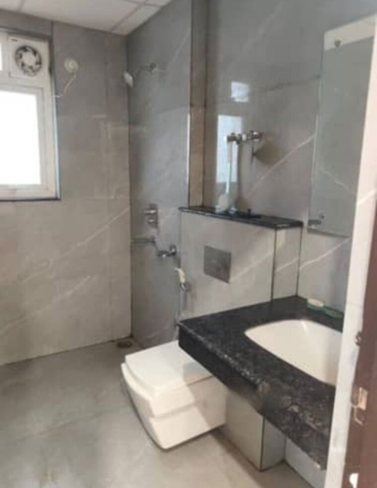 Bathroom, rishita-manhattan 3 Bedroom 1375 Sq.Ft. Apartment In Gomti Nagar Lucknow 10731692