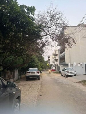 Parking in Studio Builder Floor at Sector 39 – for Rent