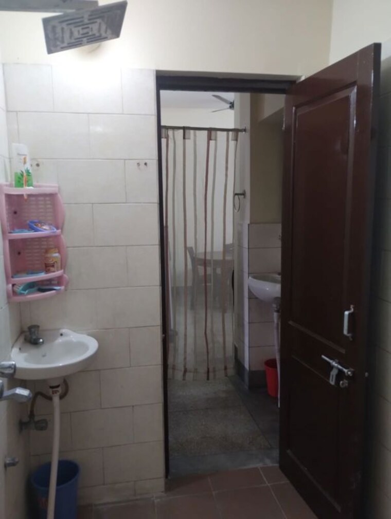 Bathroom, sigra 2 Bedroom 1060 Sq.Ft. Apartment In Sigra Varanasi 10731743
