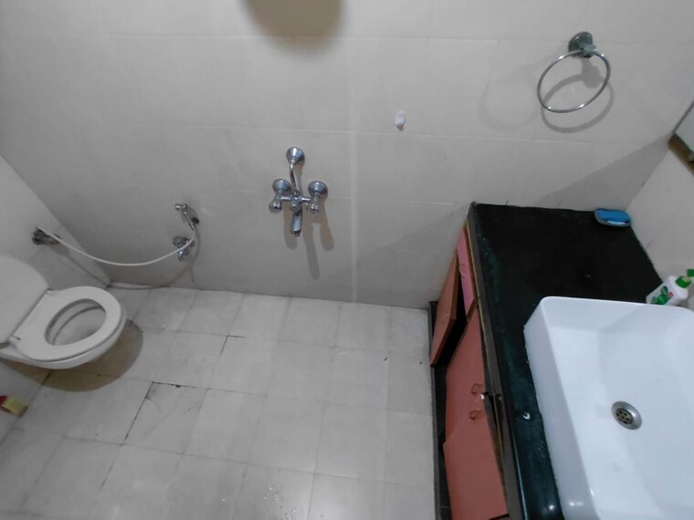Bathroom, vanashree-chs 3 Bedroom 2200 Sq.Ft. Apartment In Seawoods Navi Mumbai 10731797
