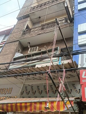 Staircase in  Shop at Gandhi Nagar – for Sale