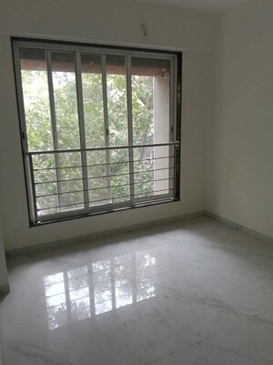 Room in 2 BHK Apartment at Orchid Vasundhara, Santacruz West – for Rent
