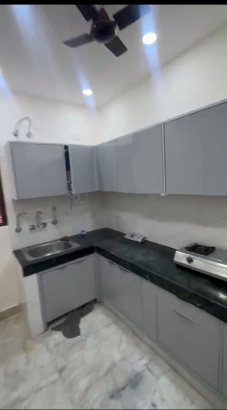 Kitchen, lajpat nagar i 2 Bedroom 900 Sq.Ft. Builder Floor In Lajpat Nagar I Delhi 10731889