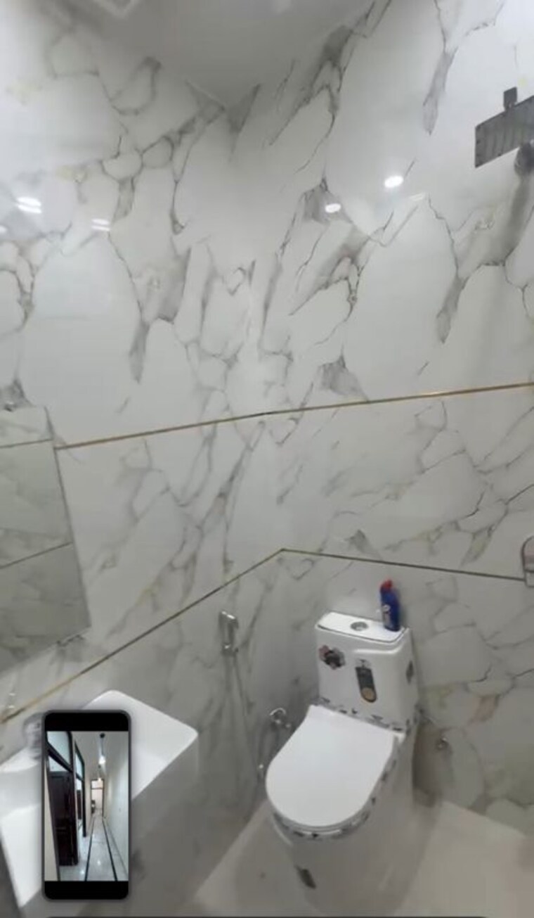 Bathroom, lajpat nagar i 2 Bedroom 900 Sq.Ft. Builder Floor In Lajpat Nagar I Delhi 10731889