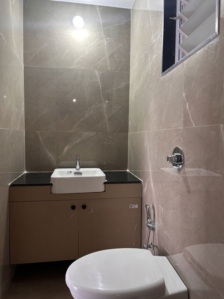 Bathroom, zen-elite 2.5 Bedroom 970 Sq.Ft. Apartment In Kharadi Pune 10731860