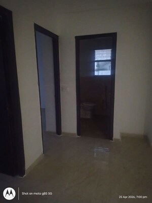 Room in 3 BHK Apartment at Unitech Unihomes Bhopal, Gehun Kheda – for Rent
