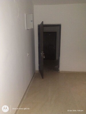 Room in 3 BHK Apartment at Unitech Unihomes Bhopal, Gehun Kheda – for Rent