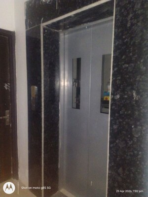 Lift in 3 BHK Apartment at Unitech Unihomes Bhopal, Gehun Kheda – for Rent