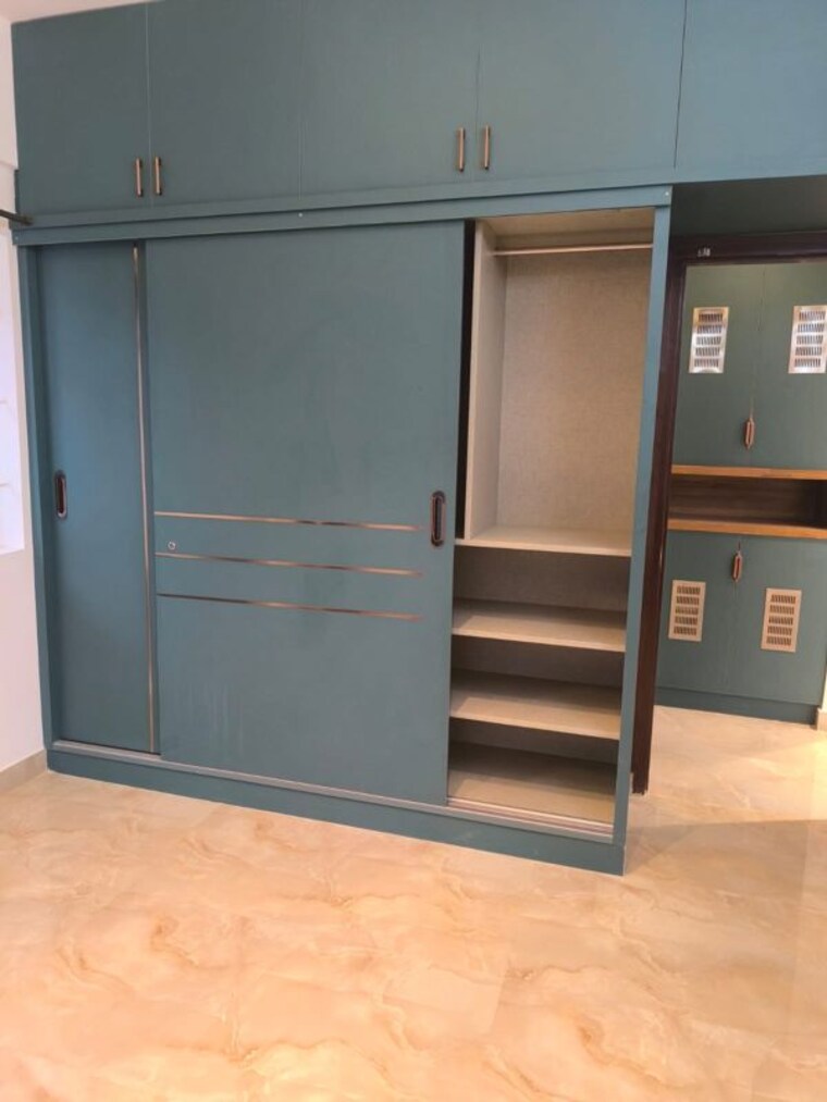 Room, richmond town 3 Bedroom 1900 Sq.Ft. Apartment In Richmond Town Bangalore 10732008