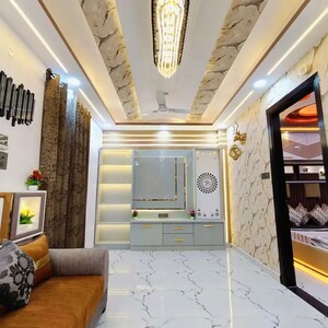Building Lobby in 3 BHK Builder Floor at Uttam Nagar – for Sale