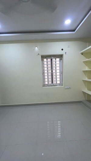 Room in 2 BHK Builder Floor at Kondapur – for Rent