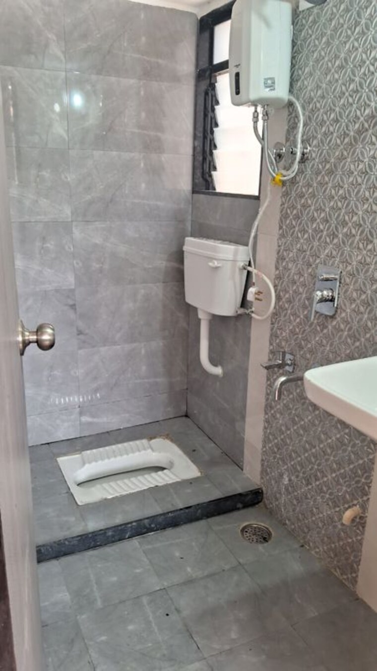 Bathroom, kohinoor-prime 1 Bedroom 400 Sq.Ft. Apartment In Ulhasnagar Thane 10732173
