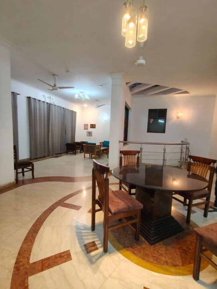 Living Room, dlf phase i 3 Bedroom 500 Sq.Yd. Builder Floor In Dlf Phase I Gurgaon 10732219