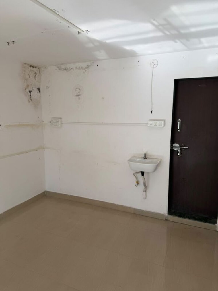 Bathroom, jay-ganesh-plaza-lohegaon Commercial Shop 300 Sq.Ft. In Lohgaon Pune 10732225