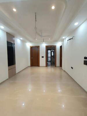 Room in 3 BHK Builder Floor at Sector 48 – for Rent