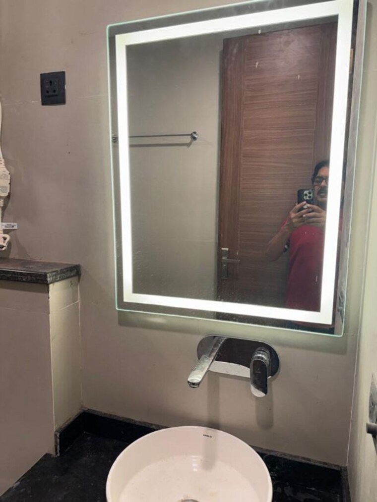 Bathroom, sector 43 1 Bedroom 250 Sq.Yd. Builder Floor In Sector 43 Gurgaon 10732242
