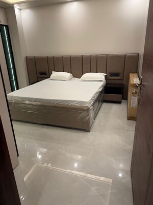 Bedroom in 1 BHK Builder Floor at Sector 43 – for Rent