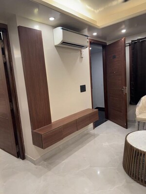 Living Room in 1 BHK Builder Floor at Sector 43 – for Rent