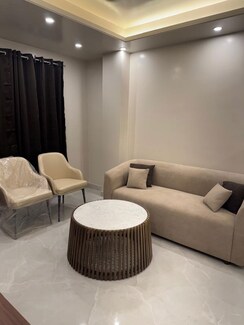 1 BHK +Builder Floor For Rent in Sector 43