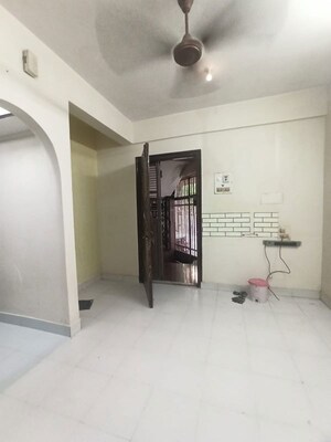 Room in 1 RK Apartment at Raj Villa CHS, Borivali West – for Rent
