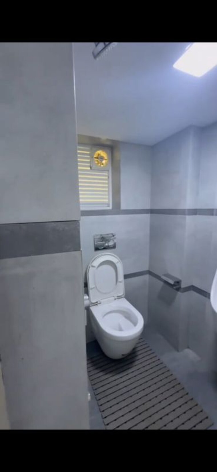 Bathroom, laxmi-plaza-andheri Commercial Office Space 620 Sq.Ft. In Andheri West Mumbai 10732241