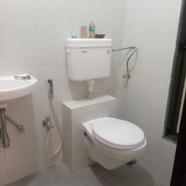 Bathroom, man-sn-saket-chs 2 Bedroom 729 Sq.Ft. Apartment In Goregaon West Mumbai 10732291