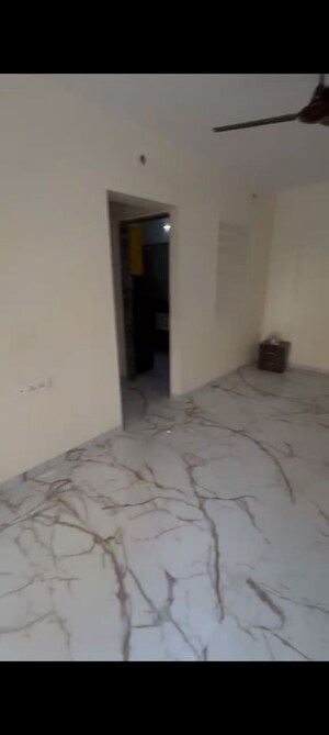 Room in 1 BHK Apartment at Kurla East – for Rent