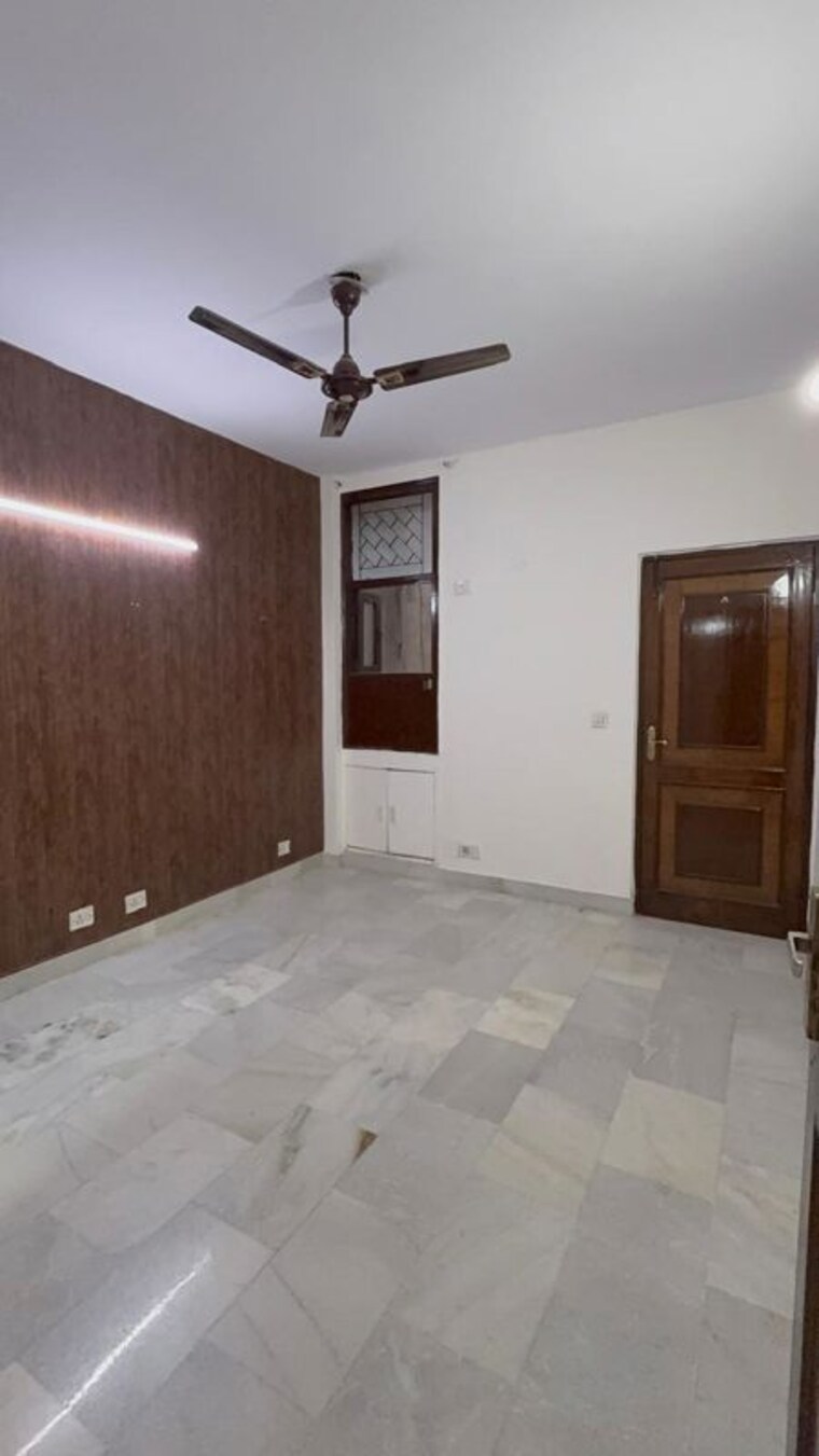 Room, chittaranjan park 3 Bedroom 1400 Sq.Ft. Builder Floor In Chittaranjan Park Delhi 10732322