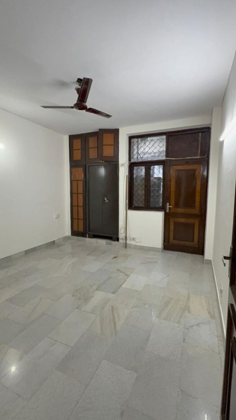 Room, chittaranjan park 3 Bedroom 1400 Sq.Ft. Builder Floor In Chittaranjan Park Delhi 10732322