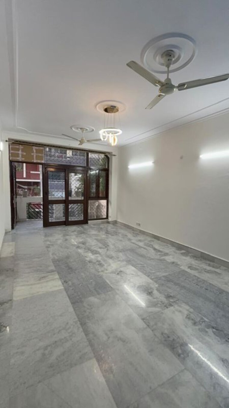 Room, chittaranjan park 3 Bedroom 1400 Sq.Ft. Builder Floor In Chittaranjan Park Delhi 10732322