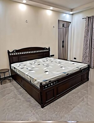Bedroom in 3 BHK Builder Floor at Sector 41 – for Rent