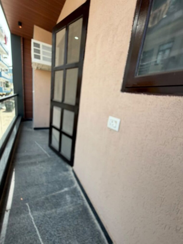 Balcony, patel nagar 3 Bedroom 1800 Sq.Ft. Builder Floor In Patel Nagar Gurgaon 10731025
