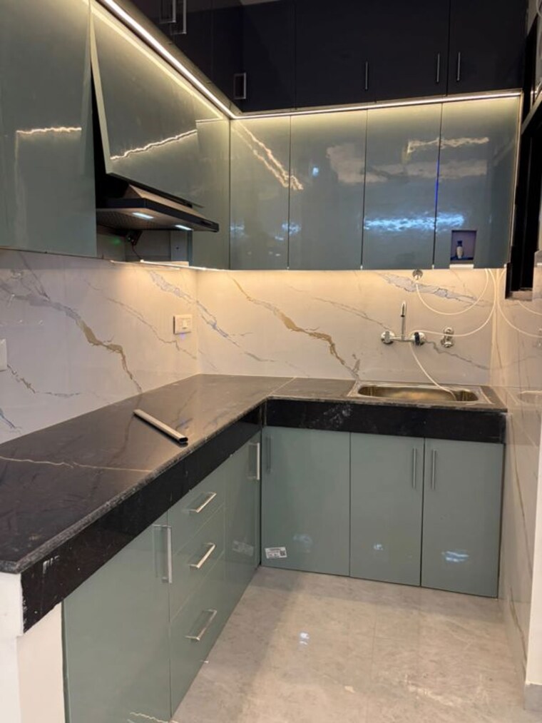 Kitchen, patel nagar 3 Bedroom 1800 Sq.Ft. Builder Floor In Patel Nagar Gurgaon 10731025