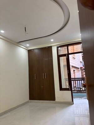 Room in 2 BHK Apartment at Sector 49 – for Sale