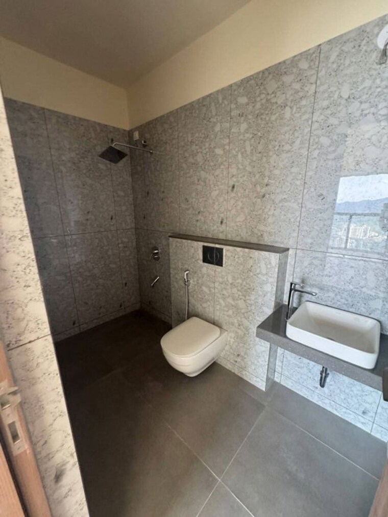 Bathroom, raymond-park-avenue 3 Bedroom 1550 Sq.Ft. Apartment In Pokhran Road No One Thane 10732377
