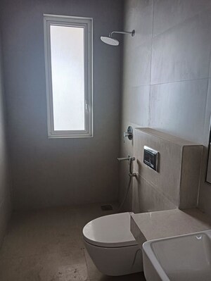 Bathroom in 3 BHK Apartment at Indiabulls Sky Forest, Lower Parel – for Sale