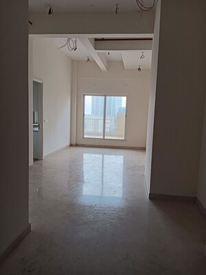 Room in 3 BHK Apartment at Indiabulls Sky Forest, Lower Parel – for Sale