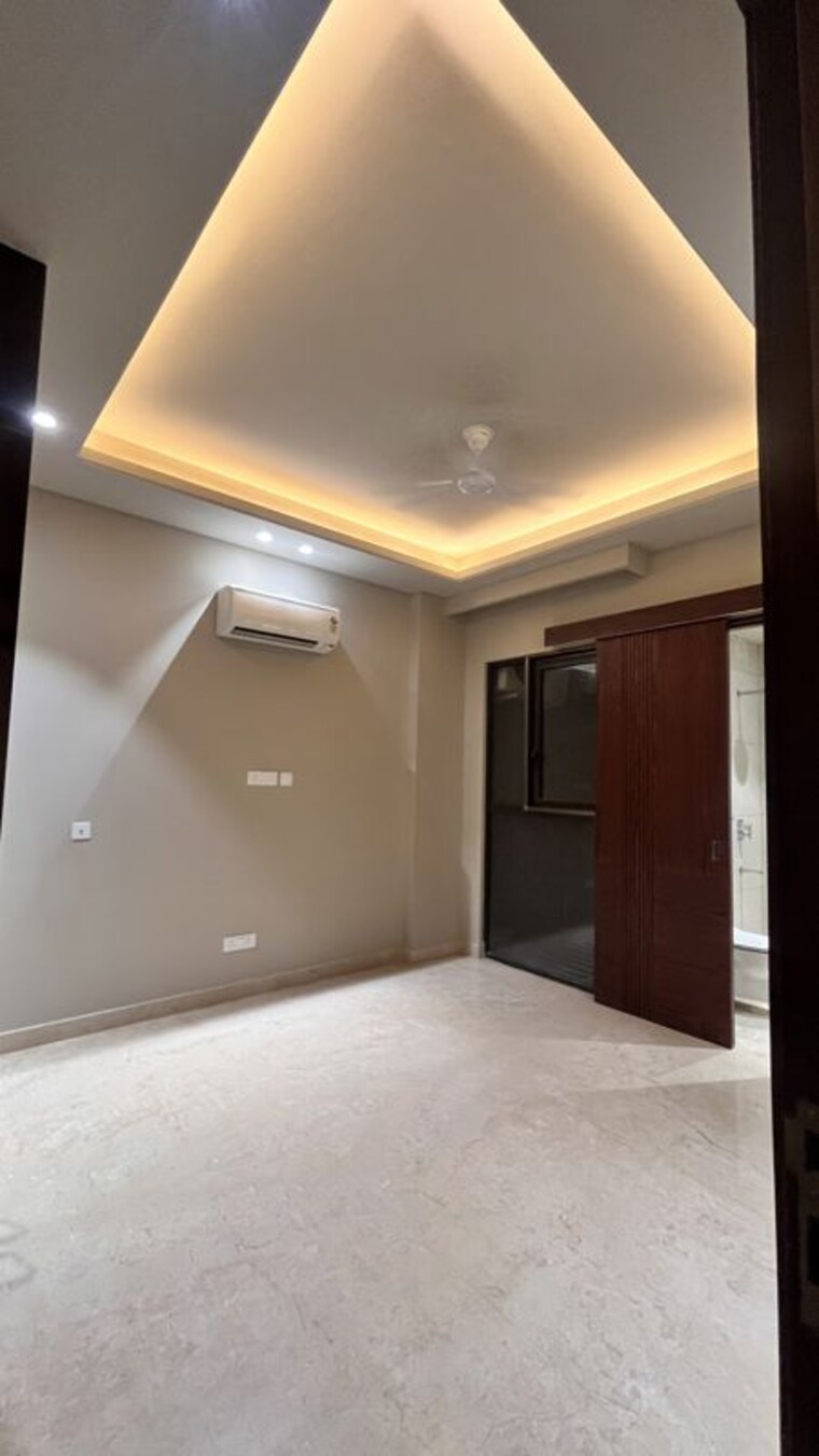 Room, greater kailash i 3 Bedroom 208 Sq.Yd. Builder Floor In Greater Kailash I Delhi 10732429