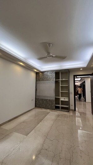 Room in 3 BHK Builder Floor at Greater Kailash I – for Rent