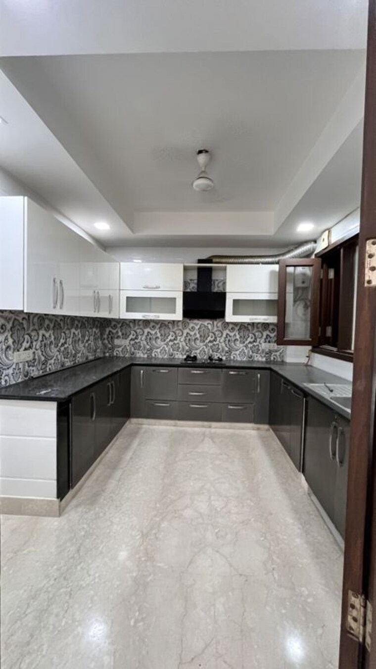 Kitchen, greater kailash i 3 Bedroom 208 Sq.Yd. Builder Floor In Greater Kailash I Delhi 10732429