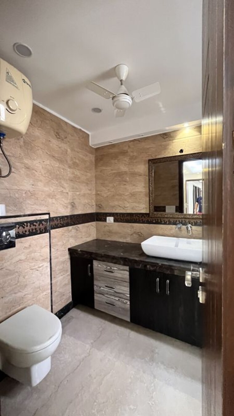 Kitchen, greater kailash i 3 Bedroom 208 Sq.Yd. Builder Floor In Greater Kailash I Delhi 10732429