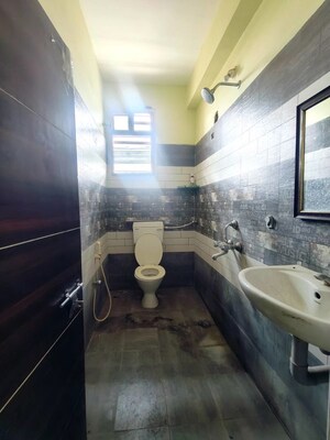 Attached Bathroom in 3 BHK Apartment at Mangalagiri – for Rent