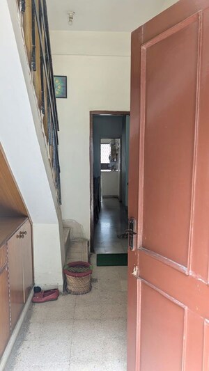Building Lobby in 3 BHK Builder Floor at South City 1 – for Rent
